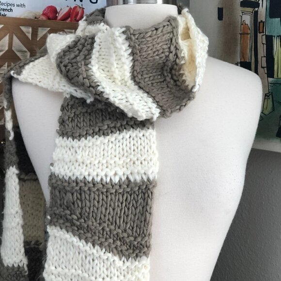 Fossil Striped Scarf - Picture 4 of 7